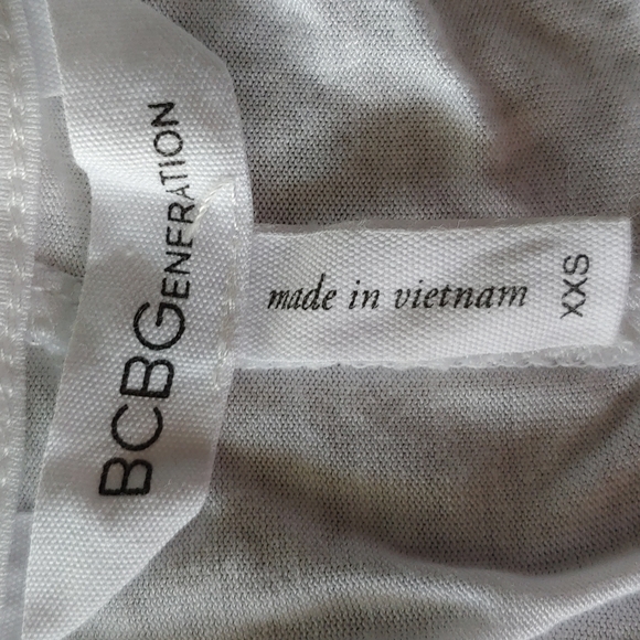 ☀Sale 4 for $30☀BCBG White Summer Top - Picture 4 of 4